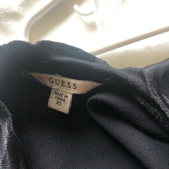 Guess black satin ruffle long sleeves romper XS - Picture 7 of 7